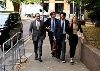 4 erkeğe cinsel saldırıda bulunduğu gerekçesiyle diziden kovulmuştu! Kevin Spacey, avukat ordusuyla mahkemede