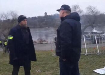 Cumhurbaşkanını görmek için 6 çocuğuyla Fransa’dan geldi