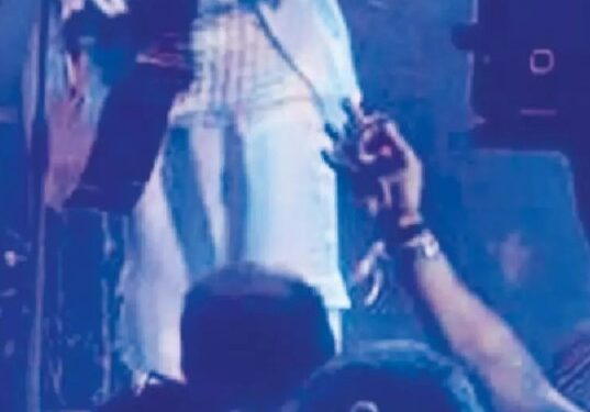 Aşkları belgelendi! Oğulcan Engin ve İlayda Alişan sarmaş dolaş görüntülendi