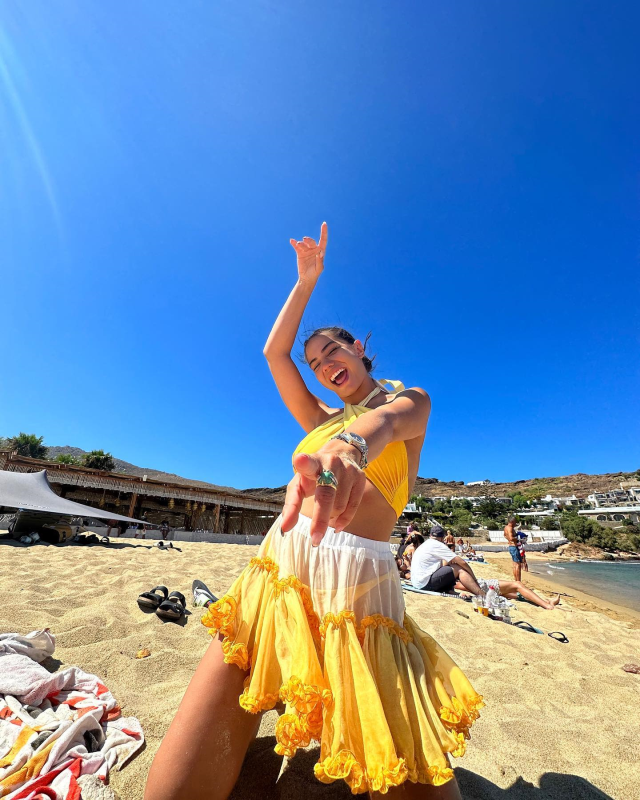 demet-ozdemir-yunan-sevgilisiyle-ilk-pozunu-16175633_5205_m Demet Özdemir, Yunan sevgilisiyle ilk pozunu paylaştı