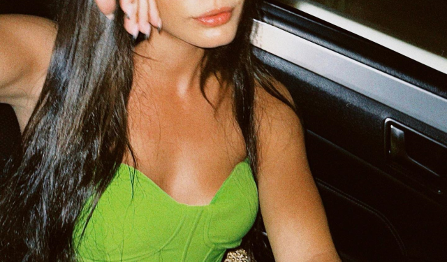 Demet Özdemir, Yunan sevgilisiyle ilk pozunu paylaştı