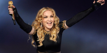 Enfeksiyon nedeniyle entübe edilen Madonna'nın sağlık durumuyla ilgili üzücü gelişme: Sürekli kusuyor