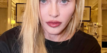 Enfeksiyon nedeniyle ölümden dönen Madonna'dan ilk paylaşım geldi: Uyandığım ilk aklıma gelen çocuklarım oldu