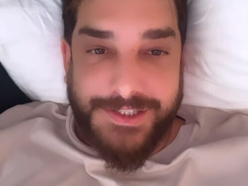 Enis Arıkan, fotoğraf çektirmek için evine gelen hayranlarına sitem etti: Ayıp ya