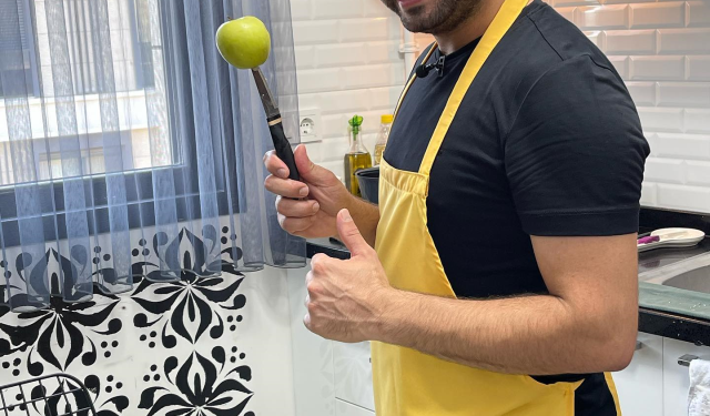 Kamerayı kapatmayı unutan fenomen Kadir Ezildi okkalı küfür etti