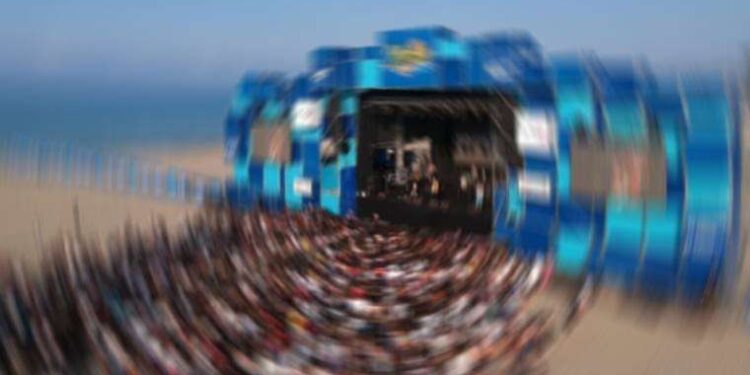 İktisatçı Prof. Dr. Aziz Konukman: Festival yasağı Sinop'a ihanettir