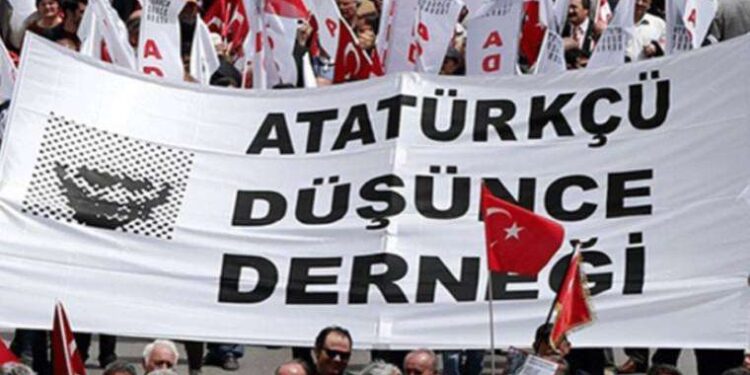 Ali Erbaş, laiklik ve Atatürk düşmanlığı yapanlarla yine bir arada!