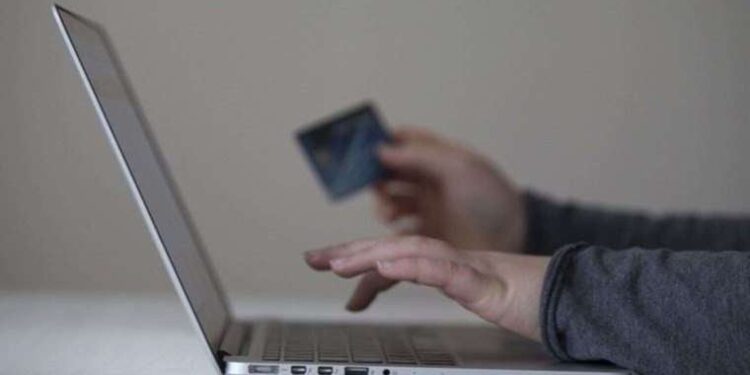 Eğitim-İş Genel Başkanı Kadem Özbay: MEB enkaz altında