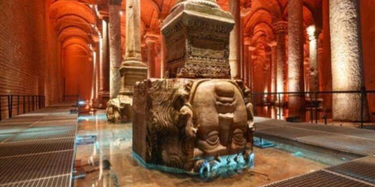 ‘Neyzen Tevfik Hiç’