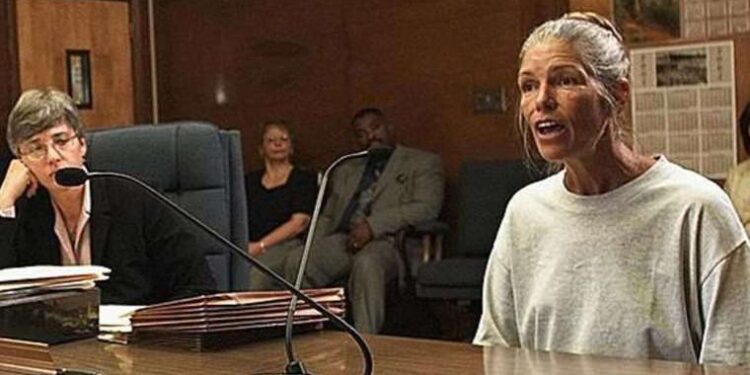 Usta isimler önceki akşam ENKA Açıkhava Tiyatrosu’ndaydı: Nâzım Hikmet, Say, Erkal ve yağmur…