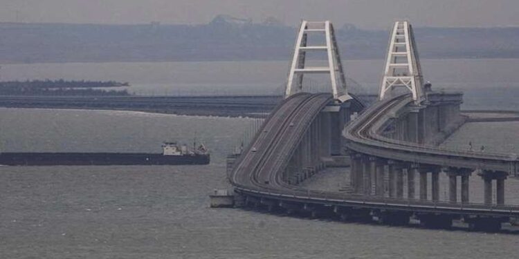 Kırım köprüsü araç trafiğine kapatıldı