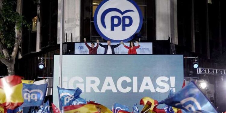 Sultangazi’de bir evde battaniyeye sarılı kadın cesedi bulundu