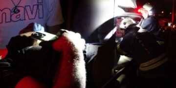 Kazada sıkıştığı yerden kurtuldu, araçtaki telefon için ekipleri harekete geçirdi