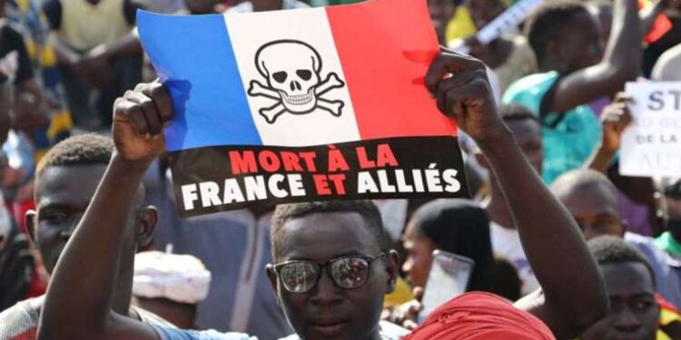 Mali'de Fransızca resmi dil olmaktan çıktı