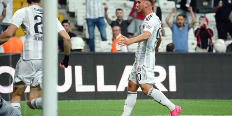 Semih Kılıçsoy, Beşiktaş forması ile ilk golünü kaydetti