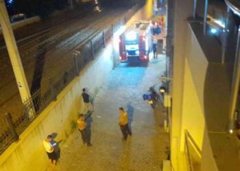 Selçuk’ta bir evde patlama: Panikleyen kişi balkondan atladı