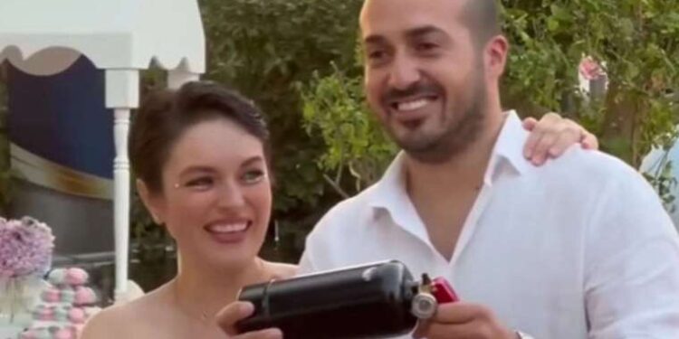 Ezgi Mola ve Mustafa Aksakallı çiftinin bebeğinin cinsiyeti belli oldu