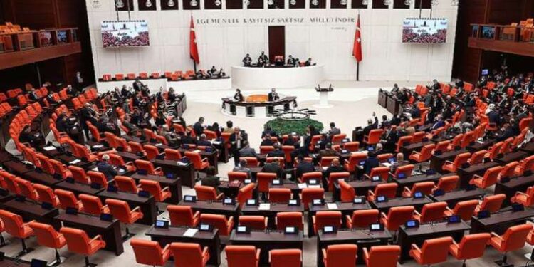 TBMM'nin '15 Temmuz' programı belli oldu: Kuran okunacak, dua edilecek