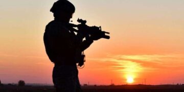 Yalnız hisseden kişilerin beyinleri farklı çalışıyor