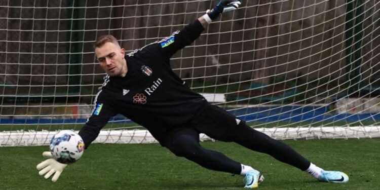 Beşiktaş, Mert Günok'un sözleşmesini uzattı