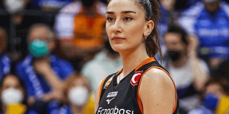 Voleybolcu Hande Baladın'a 'asitli' tehdit!