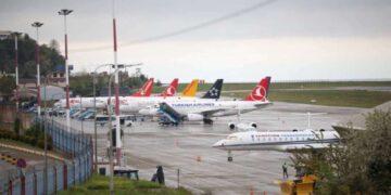 Rus futbol fanatikleri kavgayı bırakıp cepheye gitti