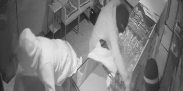 Kağıthane'de filmleri aratmayan soygun: Kuyumcudan 1 dakikada 2 milyon liralık altın çaldılar!