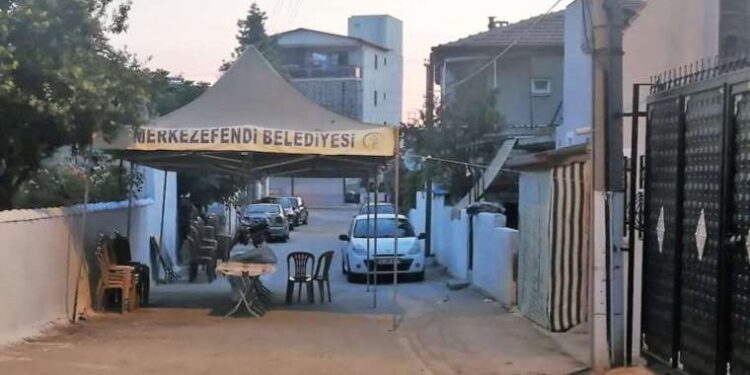 Demir kapının altına kalan 4 yaşındaki Aysima kurtarılamadı