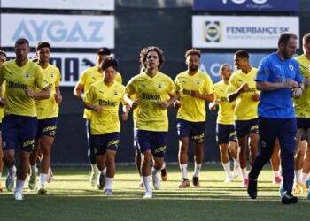 Fenerbahçe'nin Rusya kamp kadrosu belli oldu