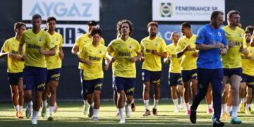 Fenerbahçe'nin Rusya kamp kadrosu belli oldu