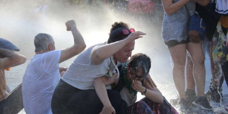 Oyunculuk ajansında cinsel taciz: ‘Düzgün oysa yoksa öperim’