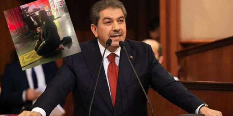 AKP'li Tevfik Göksu, 'stüdyoda namaz' fotoğrafı için konuştu: 'Münasebetsizlik...'