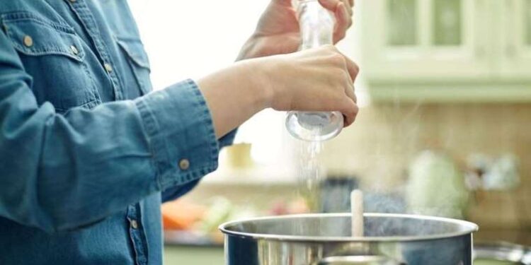 Kalp hastalarına yaz mevsimi önerisi… ‘tuz kısıtlaması biraz gevşetilebilir’