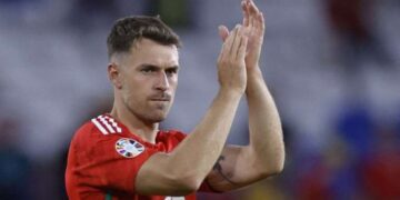Erol Bulut'un çalıştırdığı Cardiff City, Aaron Ramsey'yi transfer etti