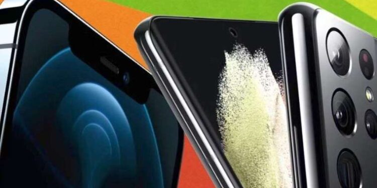 AVM’de bıçaklı saldırgan paniği: Güvenlik görevlisi yaralandı