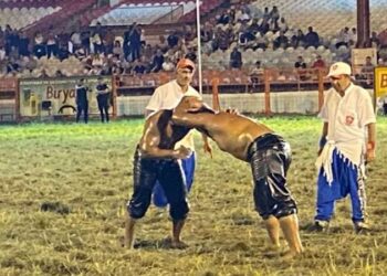 Kırkpınar'da, 2 buçuk saatlik güreşi Bekir Eryücel kazandı