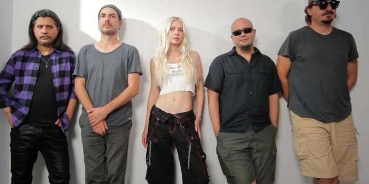 Mor ve Ötesi ile Aleyna Tilki düet yaptı!