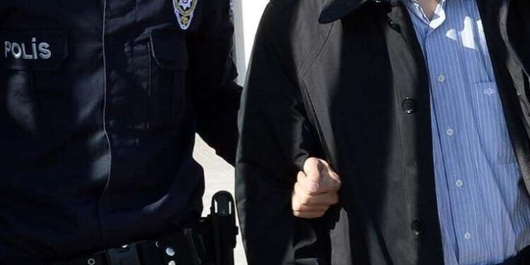 Edirne'de 2 FETÖ şüphelisi yakalandı