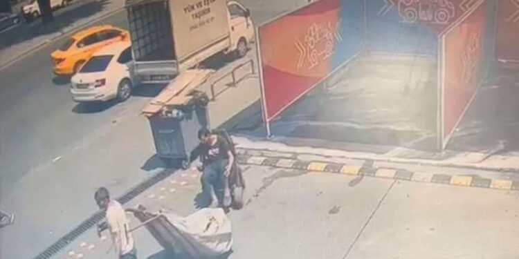 Beyoğlu'nda pes dedirten olay: Engelli taklidi yaparak akülü tekerlekli sandalyeyi çaldı