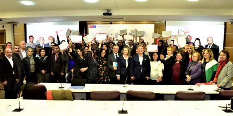 Bornova'dan tek yaşayan kadınlar için yeni proje: 2 oda 1 iş!