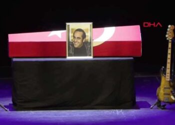 El frenini çekmeyi unuttu: Uçurumdan yuvarlandı!