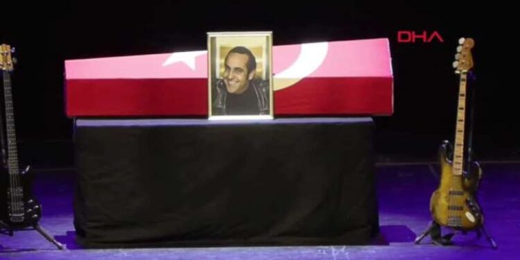 El frenini çekmeyi unuttu: Uçurumdan yuvarlandı!