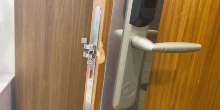 CHP’li vekilin Meclis'teki odasının kapısı kırılmıştı: Yapılan 'böcek' aramasının sonucu çıktı!