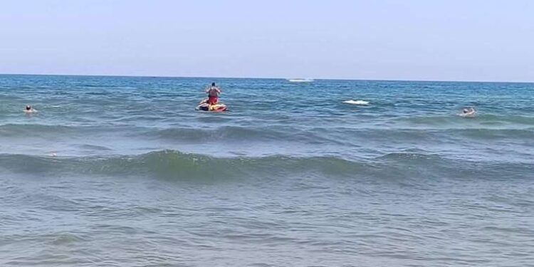 Kandıra'da 2 plaj dışında denize girmek yasaklandı