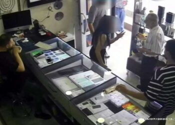 Telefon sürekli çalınca yalanı ortaya çıktı