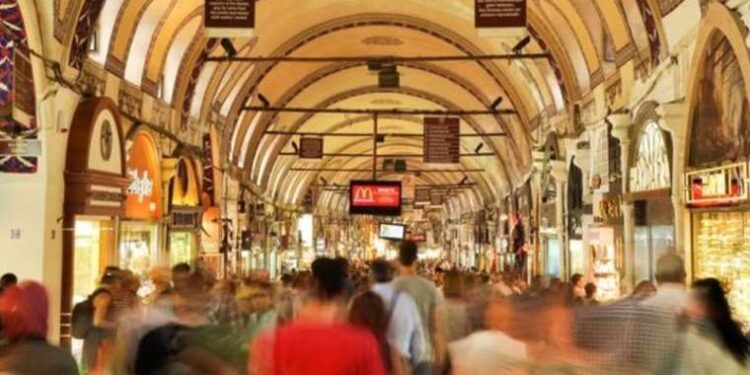 Tom Cruise, Simon Pegg, Henry Cavill… ‘Görevimiz Tehlike’ ekibi Kapalıçarşı’da…