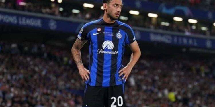 Milli futbolcu Hakan Çalhanoğlu memleketi Bayburt'a geliyor
