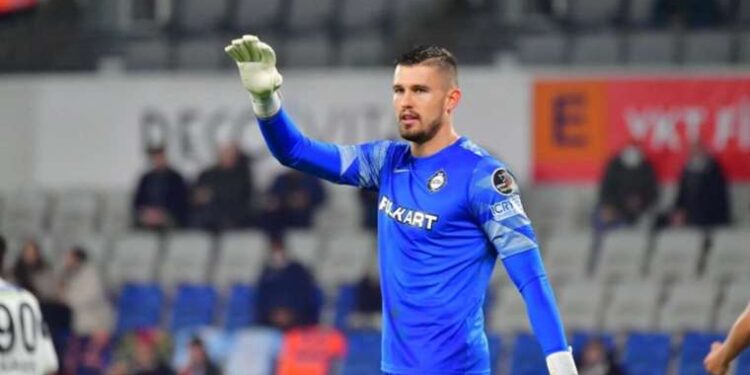 Göztepe, kaleci Mateusz Lis transferini bitiriyor