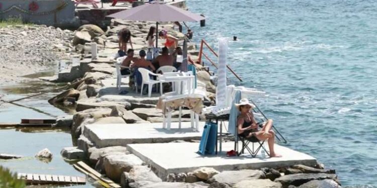 Bunu da yaptılar! Silivri'de 'beton loca' tartışması