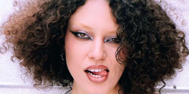 Geceyi bitirmek istemeyenlerin şarkısı: Sürme